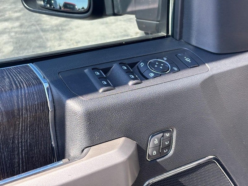 2020 Ford Super Duty F-350 SRW LARIAT 4WD Crew Cab 6.75' Box