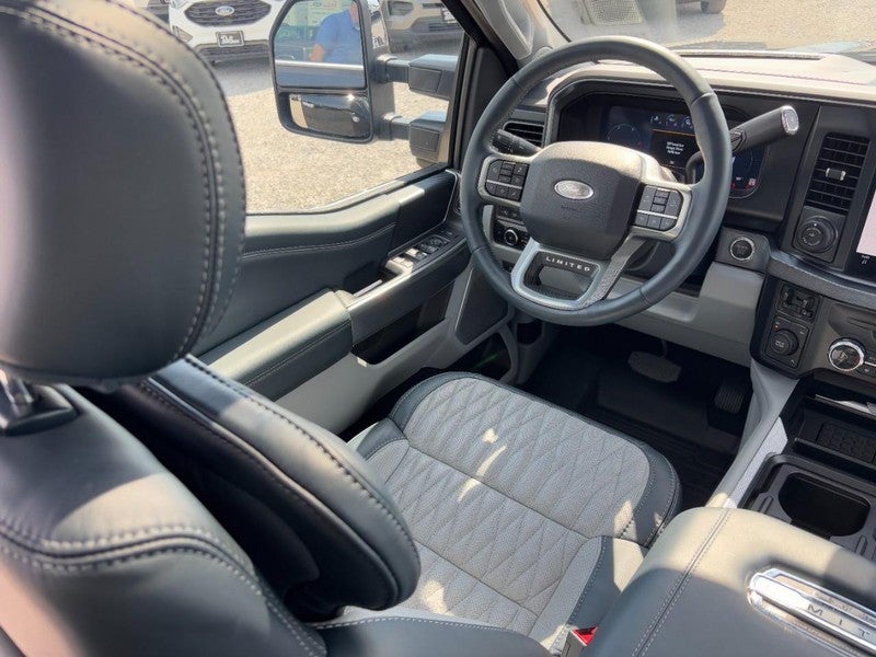 2024 Ford Super Duty F-350 DRW Limited 4WD Crew Cab 8' Box