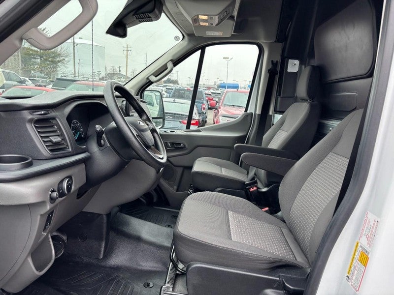 2024 Ford Transit Cargo Van T-250 148" Med Rf 9070 GVWR RWD