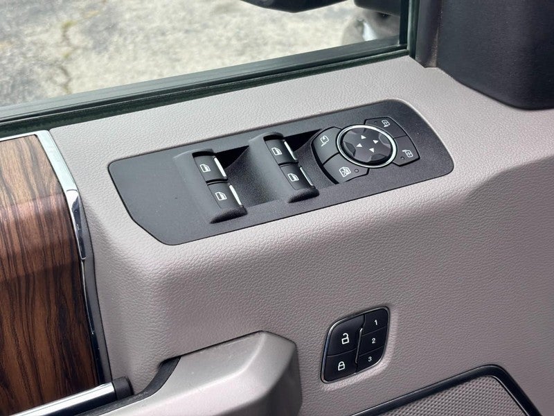 2019 Ford F-150 LARIAT 4WD SuperCrew 5.5' Box