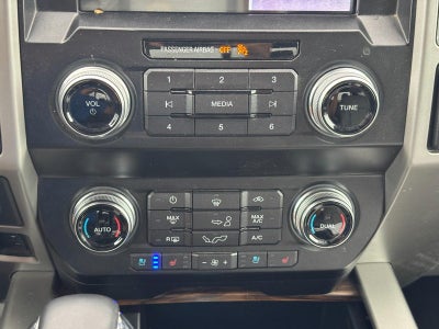 2019 Ford F-150 LARIAT 4WD SuperCrew 5.5' Box