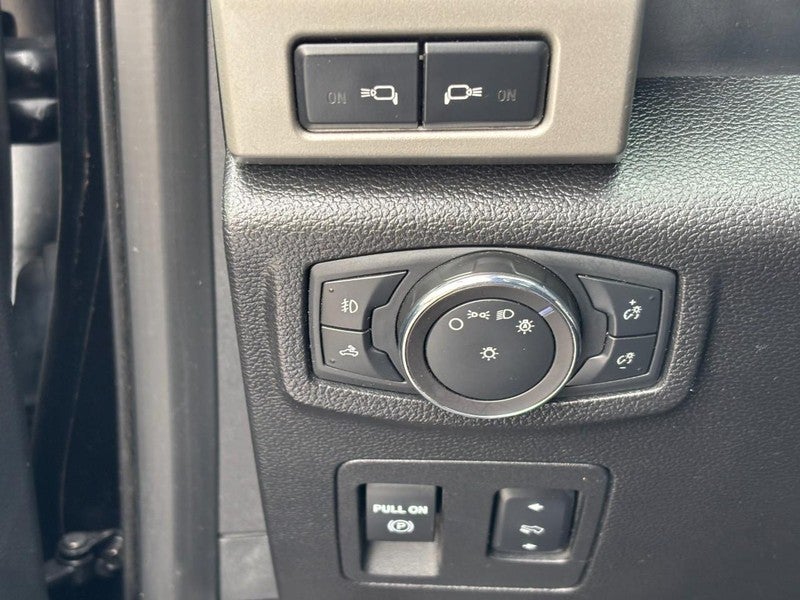 2018 Ford F-150 LARIAT 4WD SuperCrew 5.5' Box