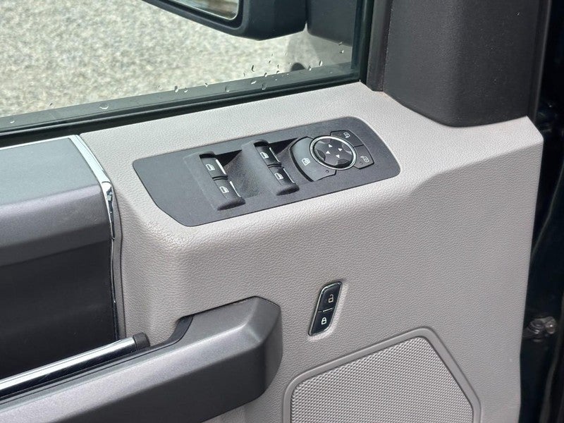 2015 Ford F-150 4WD SuperCrew 145" XLT