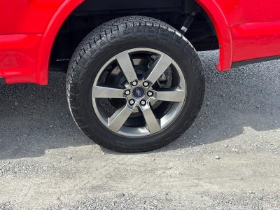 2015 Ford F-150 4WD SuperCrew 145" Lariat