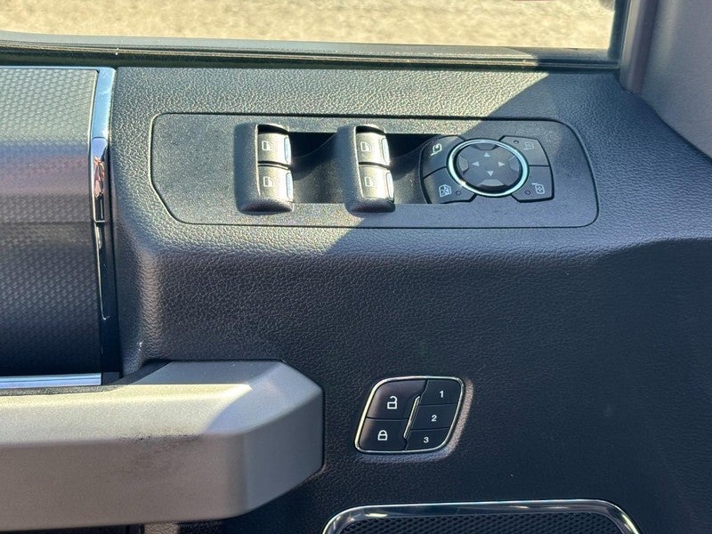 2017 Ford F-150 Lariat 4WD SuperCrew 5.5' Box