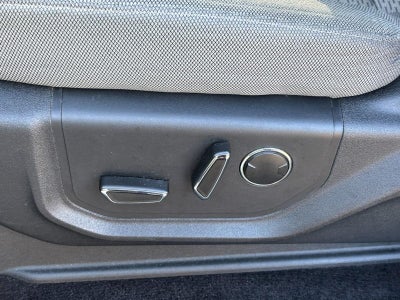 2015 Ford F-150 4WD SuperCrew 145" XLT