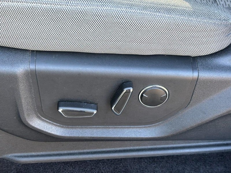 2015 Ford F-150 4WD SuperCrew 145" XLT