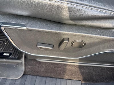 2022 Ford F-150 LARIAT 4WD SuperCrew 5.5' Box