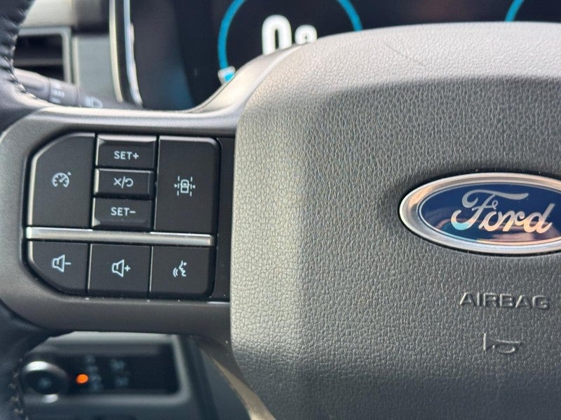 2022 Ford F-150 LARIAT 4WD SuperCrew 5.5' Box