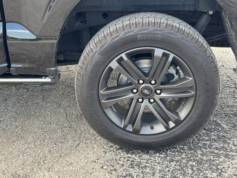 2022 Ford F-150 LARIAT 4WD SuperCrew 5.5' Box