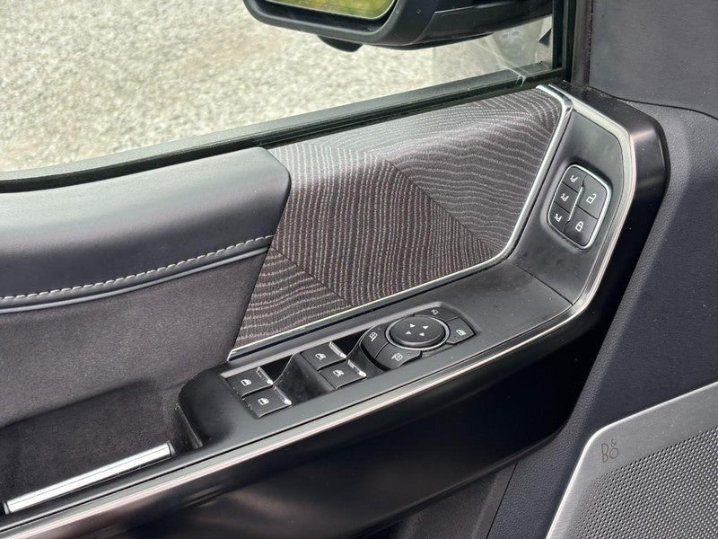 2022 Ford F-150 Platinum 4WD SuperCrew 5.5' Box