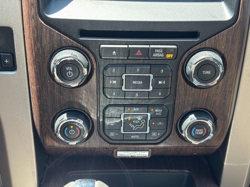 2014 Ford F-150 4WD SuperCrew 145" Lariat
