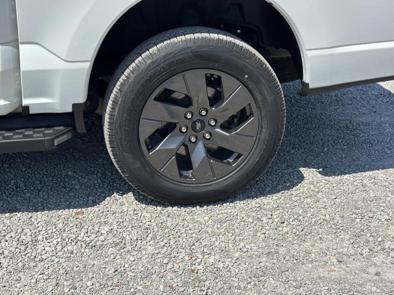 2023 Ford F-150 Lightning LARIAT 4WD SuperCrew 5.5' Box