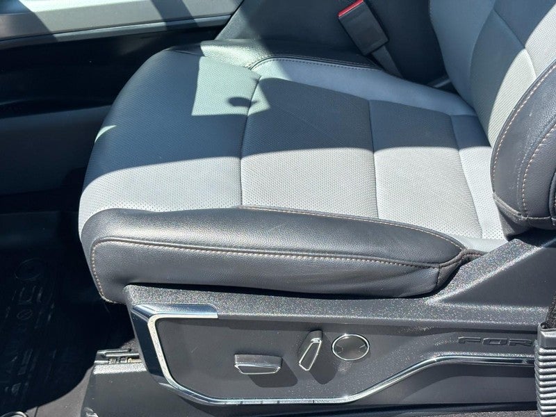 2023 Ford F-150 Lightning LARIAT 4WD SuperCrew 5.5' Box