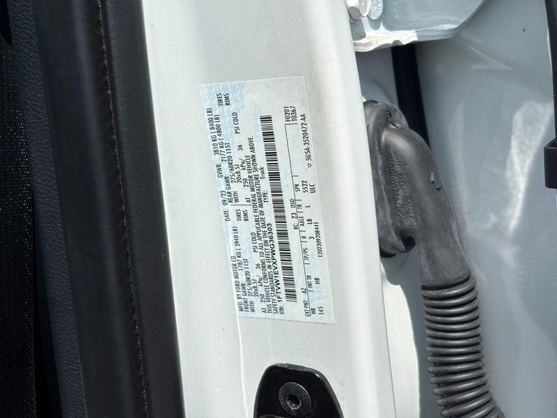 2023 Ford F-150 Lightning LARIAT 4WD SuperCrew 5.5' Box