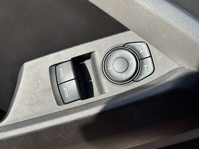 2017 Chevrolet Camaro 2dr Cpe 1LT