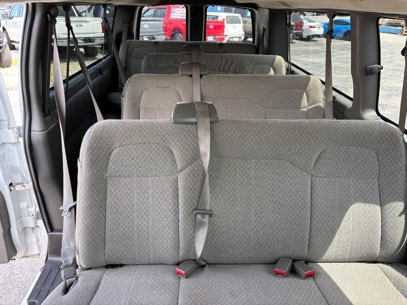 2014 Chevrolet Express Passenger RWD 3500 155" LT w/1LT