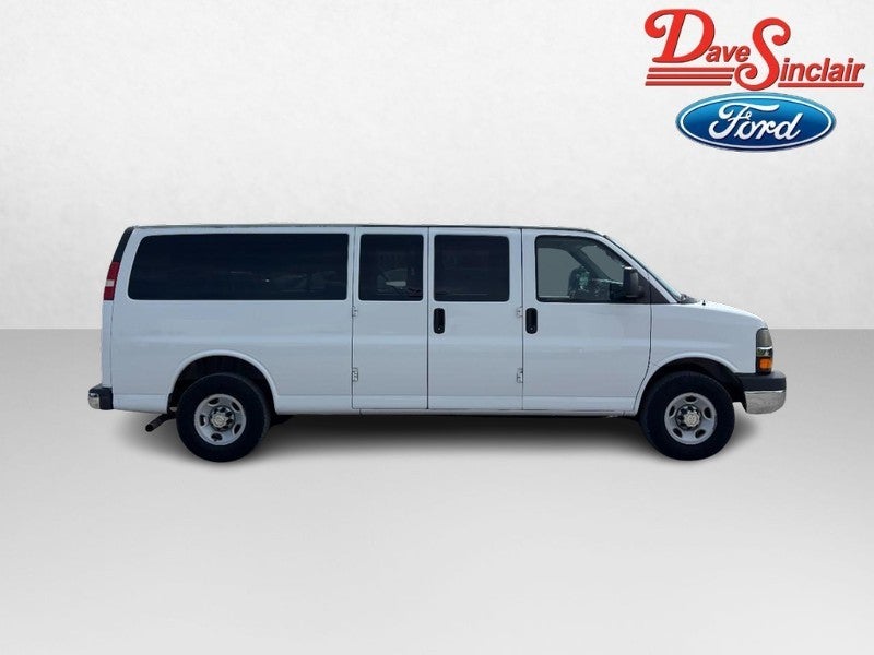 2014 Chevrolet Express Passenger RWD 3500 155" LT w/1LT
