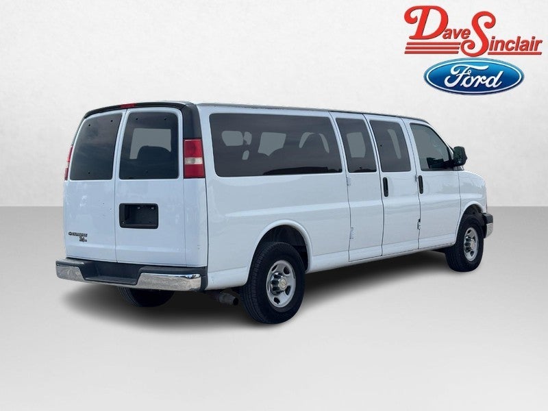 2014 Chevrolet Express Passenger RWD 3500 155" LT w/1LT