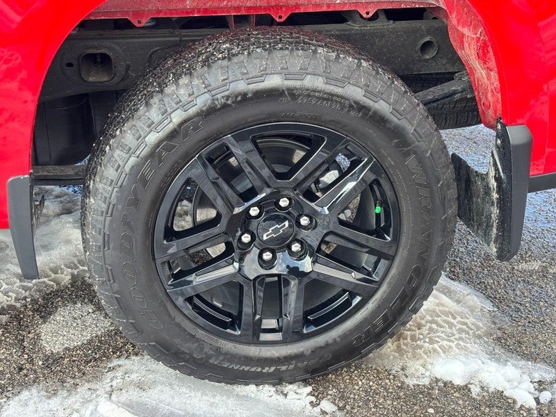 2026 Chevrolet Silverado 1500 4WD Crew Cab 147" Custom