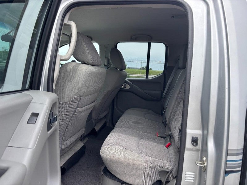2017 Nissan Frontier Crew Cab 4x4 SV V6 Auto
