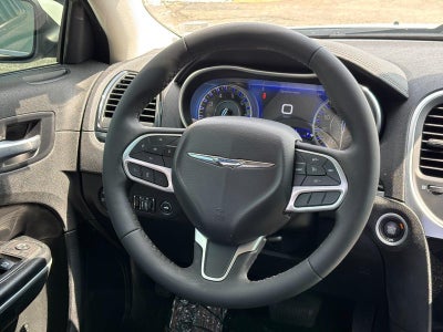2023 Chrysler 300 Touring RWD