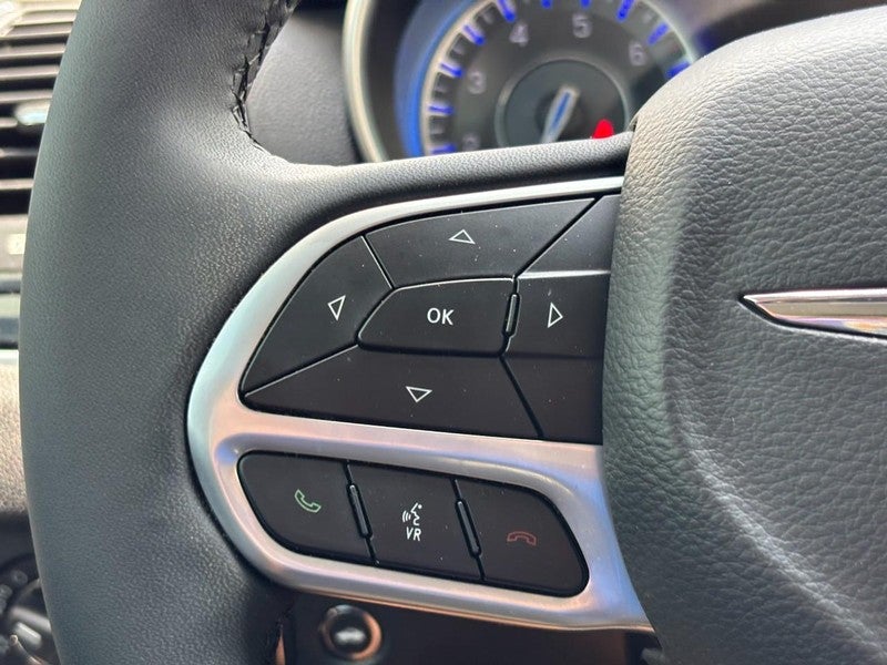 2023 Chrysler 300 Touring RWD
