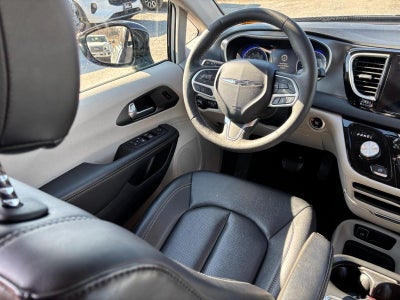 2024 Chrysler Pacifica Touring L FWD