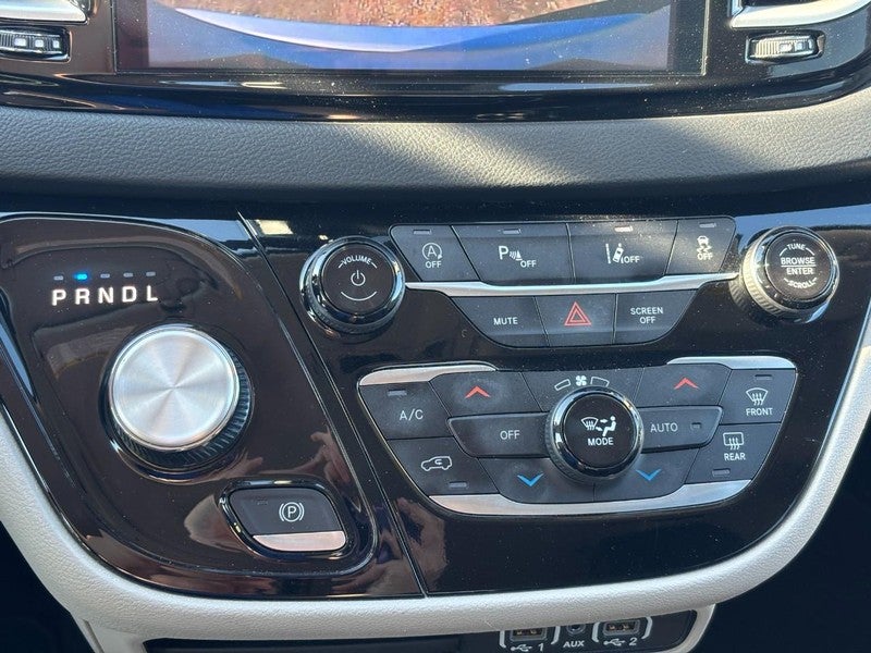 2024 Chrysler Pacifica Touring L FWD