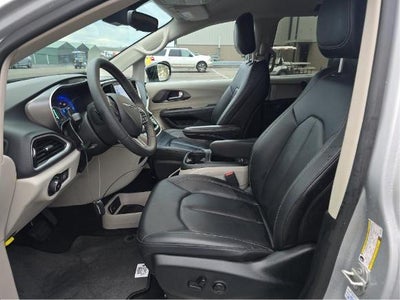 2024 Chrysler Pacifica Touring L FWD