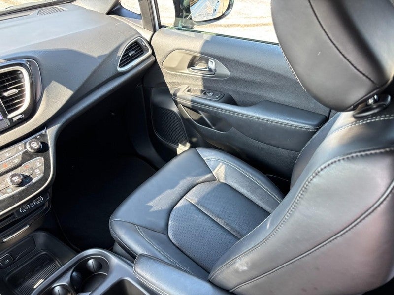 2025 Chrysler Pacifica Select FWD