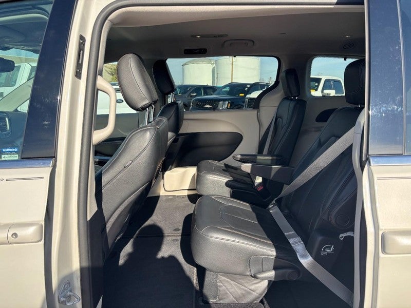 2017 Chrysler Pacifica Touring-L FWD