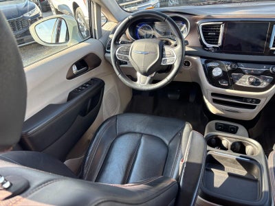 2017 Chrysler Pacifica Touring-L FWD