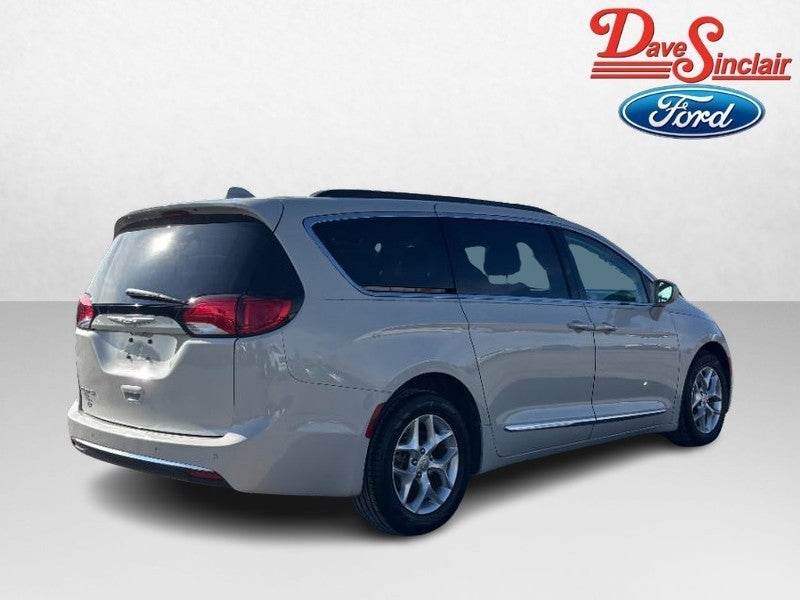 2017 Chrysler Pacifica Touring-L FWD