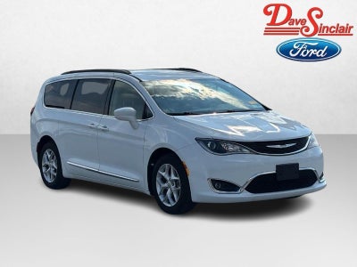 2017 Chrysler Pacifica Touring-L FWD