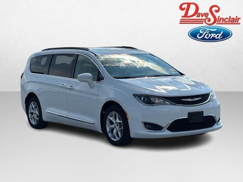 2017 Chrysler Pacifica Touring-L FWD