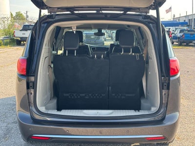 2017 Chrysler Pacifica Limited FWD