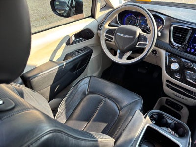 2017 Chrysler Pacifica Limited FWD