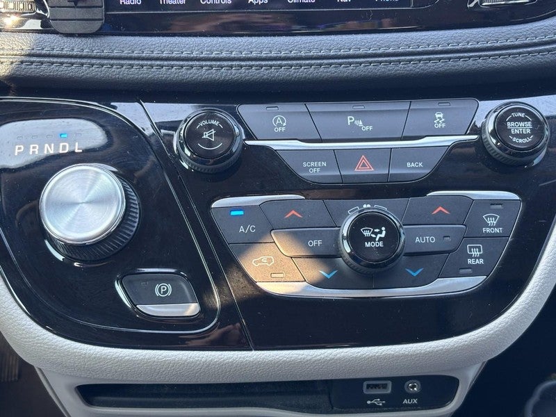 2017 Chrysler Pacifica Limited FWD