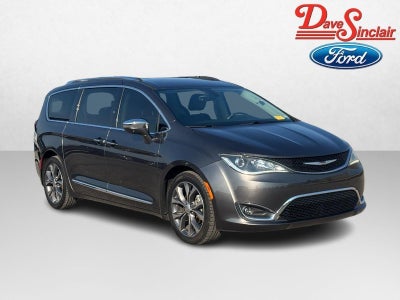 2017 Chrysler Pacifica Limited FWD