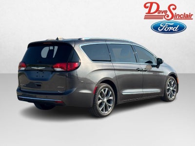 2017 Chrysler Pacifica Limited FWD