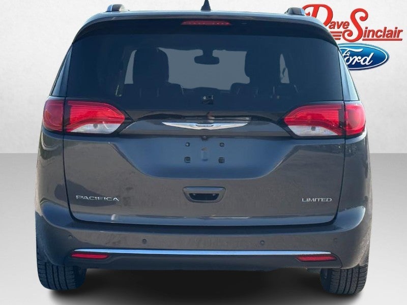 2017 Chrysler Pacifica Limited FWD