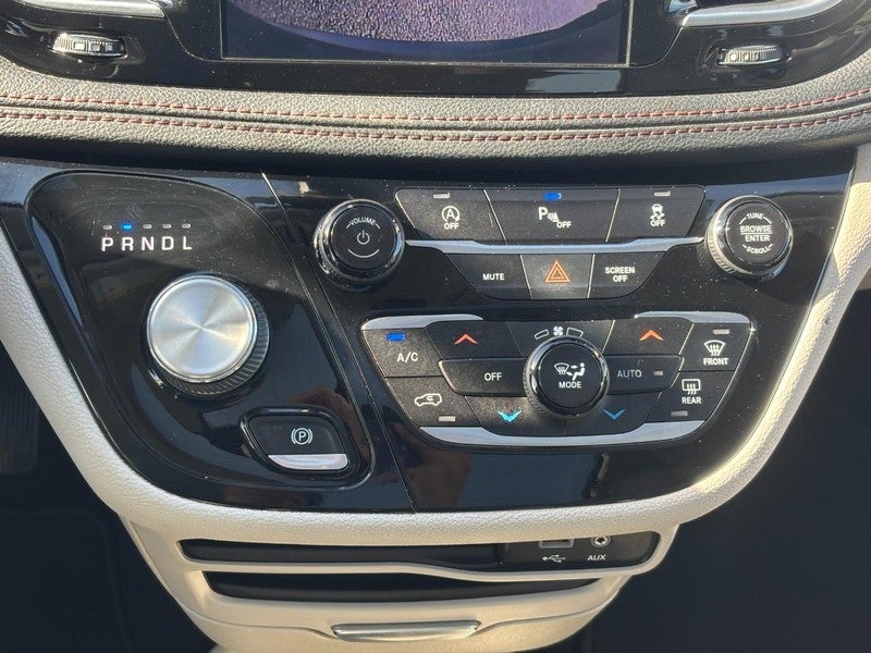 2020 Chrysler Pacifica Limited FWD