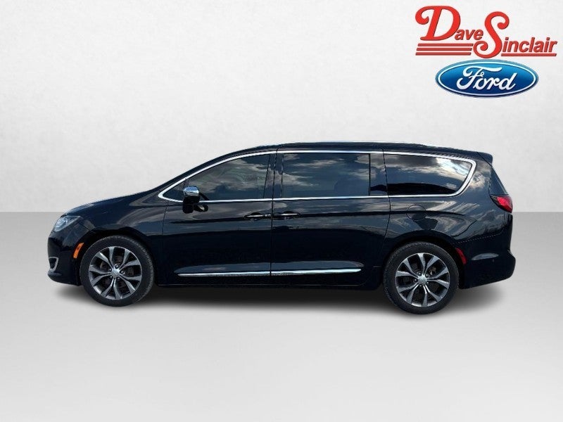 2017 Chrysler Pacifica Limited FWD