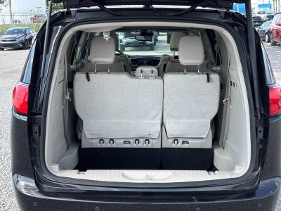2017 Chrysler Pacifica Limited FWD