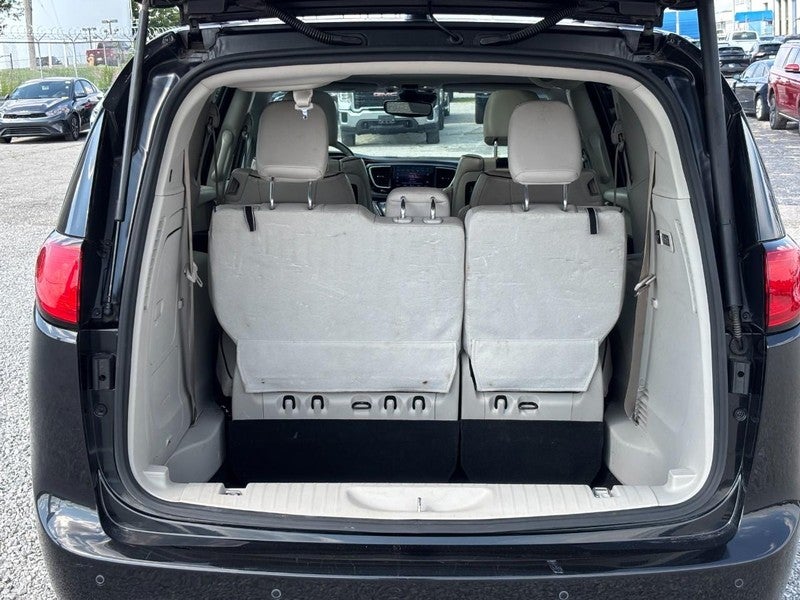 2017 Chrysler Pacifica Limited FWD