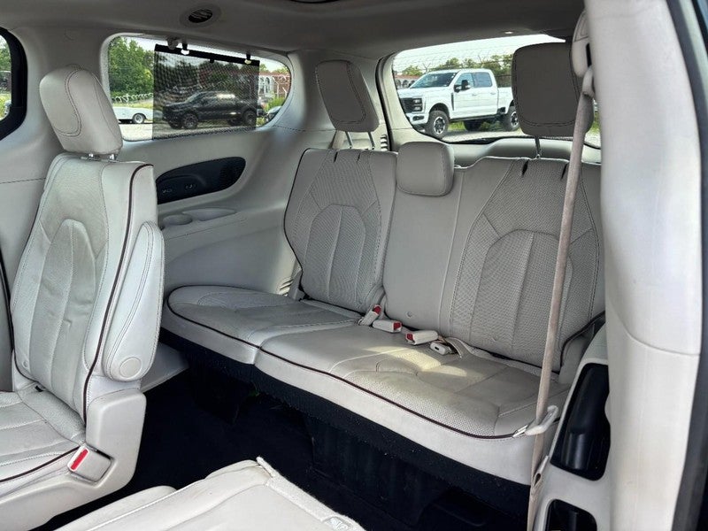 2017 Chrysler Pacifica Limited FWD