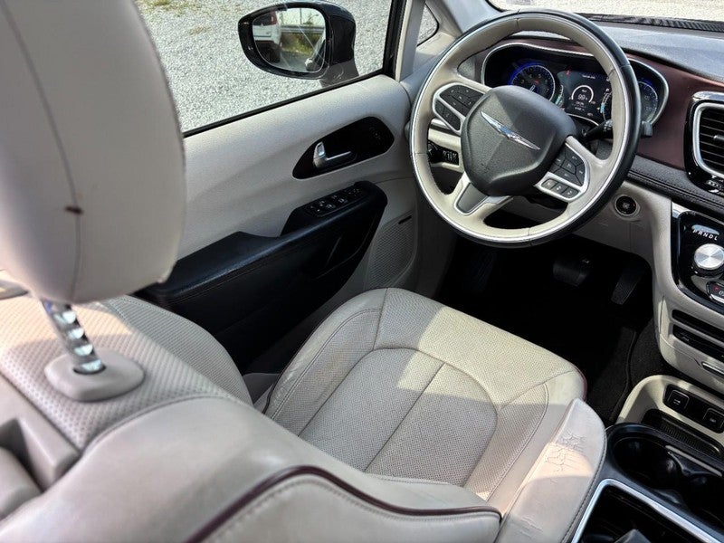 2017 Chrysler Pacifica Limited FWD
