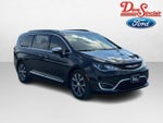 2017 Chrysler Pacifica Limited FWD