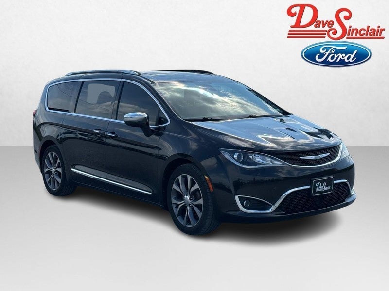 2017 Chrysler Pacifica Limited FWD